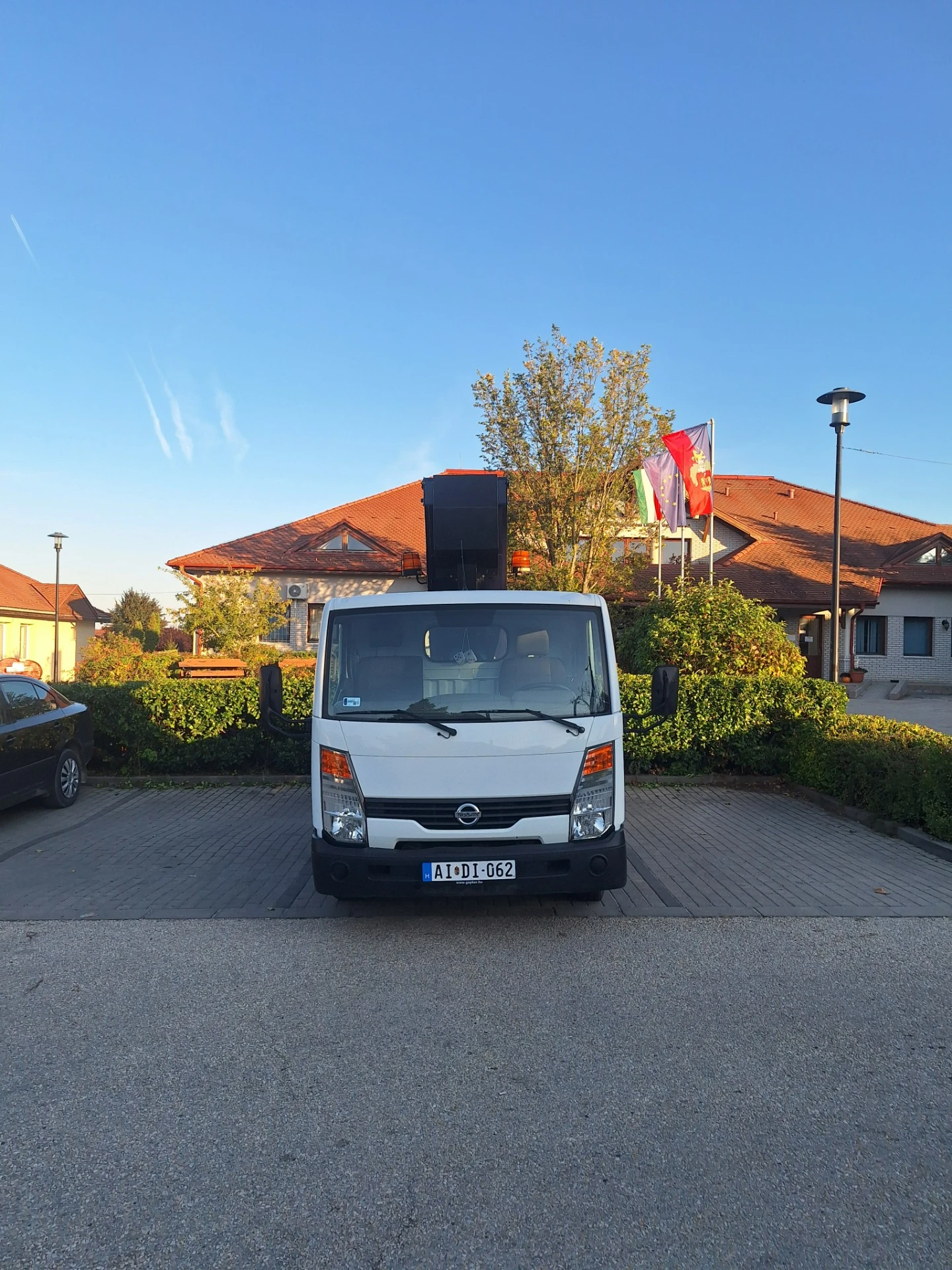Emelőkosaras munkavégzés